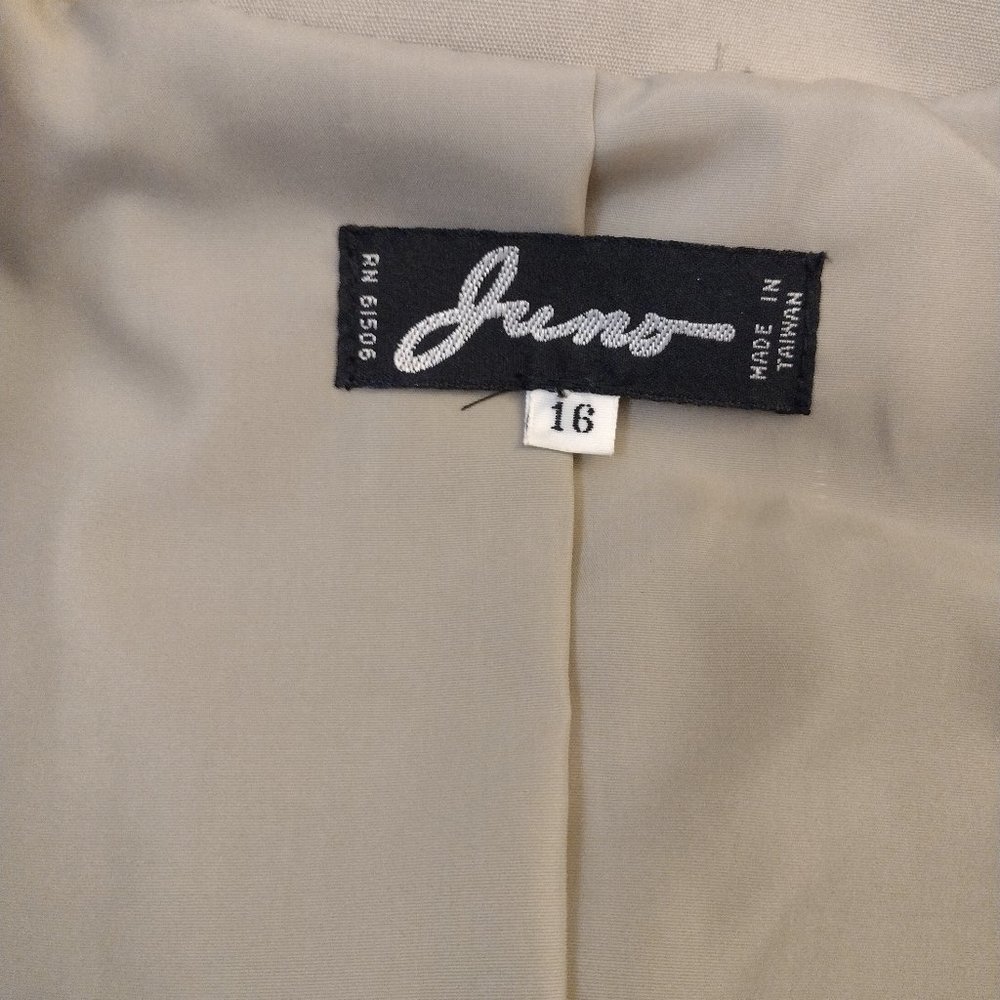 Pretty Blazer - Picture 5 of 12